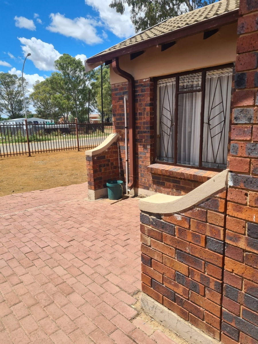 To Let 3 Bedroom Property for Rent in Ehrlich Park Free State